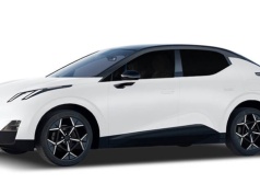 Chińczyk kazał samochodowi wyłączyć lampkę do czytania, ten wyłączył mu światła. W nocy. No i łup