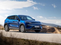 BYD ATTO 3 EVO debiutuje w Polsce. Większa moc, architektura 800V i rodzinna funkcjonalność w jednym