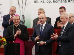 Nagroda im. Ks. Bp. Romana Andrzejewskiego dla dr. Mateusza Szpytmy