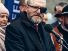 CZYM ZASTĄPIĆ DEMOKRACJĘ?