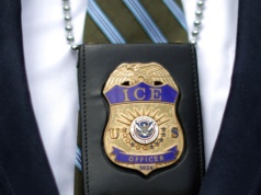 Zabił 23-latka, sąd nie postawił mu zarzutów. "Newsweek" ujawnia nazwisko agenta ICE