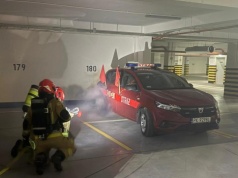 Ćwiczenia dotyczące pożaru auta elektrycznego w garażu podziemnym