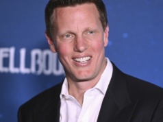 Syn miliardera wygrał batalię o właściciela TVN. Kim jest?