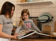 Słownictwo dzieci dramatycznie się kurczy. Leksykografka: "Winny jest czas ekranowy"