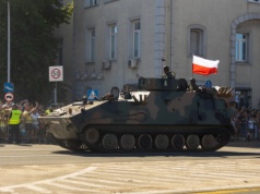 Stal na linii frontu. Czy zielona transformacja udźwignie ciężar europejskich zbrojeń?