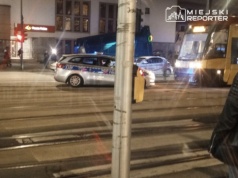 Incydent na Pradze-Północ. Tramwaj z uszkodzoną szybą przy Dworcu Wileńskim. Ktoś do niego strzelał?