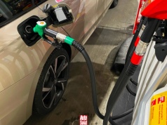 Już nie E10, ale E20. Na stacjach pojawi się nowa benzyna. Niektóre auta będą miały z nią problem