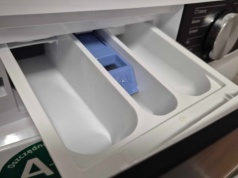 Ten mały symbol w pralce to klucz do świeżych ubrań. Większość go ignoruje, a ma ważną funkcję