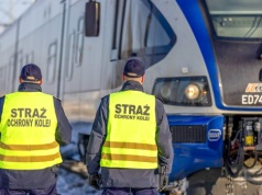 Trzy osoby układały kamienie na torach w rejonie zbiornika Racibórz. Interweniowała SOK