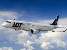 Samolot z Warszawy do Dubaju zawrócony, LOT odwołał wszystkie rejsy do Tel Awiwu