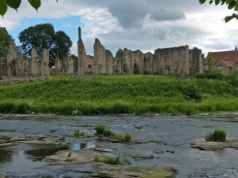 Spokojna przystań mnichów i nagły koniec. Historia ruin zaczęła się od pustelnika