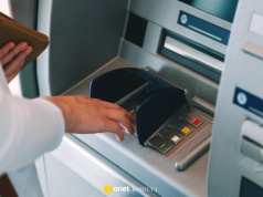 Coraz więcej Polaków trzyma pieniądze w domu. "Na wszelki wypadek"