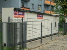 Masz działkę przy ruchliwej ulicy? Możesz zarabiać nawet 1000 zł miesięcznie na Paczkomacie