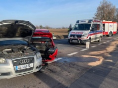 Zderzenie Kii z Audi w Zakręciu. Wszystko przez wymuszenie pierwszeństwa przejazdu