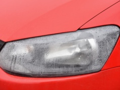 Masz parę w reflektorze? To nie tylko kosmetyka. Wilgoć może generować koszty