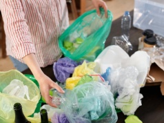 Płacisz mniej za śmieci, bo segregujesz? Twój sąsiad pewnie nie – i też płaci mniej