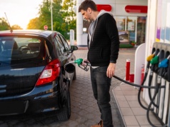 Oto czarny scenariusz: 100 dol. za ropę i 7 zł za paliwo