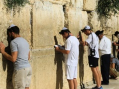 Izrael nie uszanował święta swojego i Iranu. Atak w sobotę to zaskoczenie