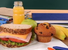 „Rozporządzenie sklepikowe” podpisane. Jak od września zmienią się zasady żywienia dzieci w szkołach i przedszkolach?