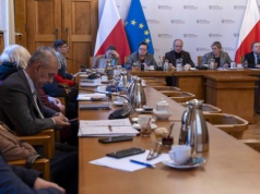 Płace nauczycieli powinny wzrosnąć jeszcze w tym roku. Związkowcy wysoko zawiesili poprzeczkę