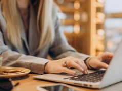 System eUmów staje się jeszcze łatwiejszy – Rada Ministrów przyjęła nowelizację