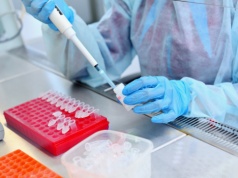 Tysiące pacjentek z rakiem piersi mogą uniknąć niepotrzebnej chemioterapii. "Refundacja testu jest tańsza niż jej brak"