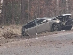Samochód zjechał do rowu, trzy osoby ranne