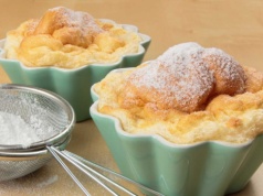 Deser miękki jak puch. Ten suflet najlepiej smakuje prosto z piekarnika