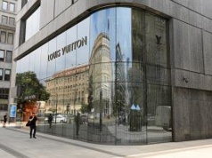 "Naprawdę bogaci" i "prawdziwie zamożni" pilnują wstępu do swego grona