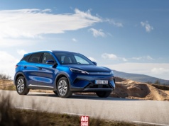 Nowy BYD Atto 3 Evo daje wielką moc za niewielkie pieniądze. To rodzinna rakieta