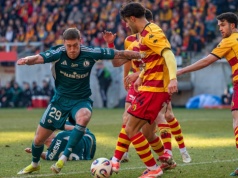 Niewiarygodne pudło w meczu z Jagiellonią! Gwiazda Legii strzeliła... sama w siebie