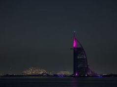 Dubai miastem widmo. Ulice opustoszały