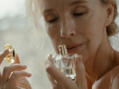 Top 3 perfumy na wiosnę dla dojrzałych kobiet. Psikniesz raz i pachniesz cały dzień