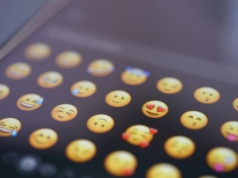 Emotikony w wiadomościach na WhatsAppie. Tych absolutnie nie powinno się używać