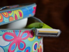 To nie plastik i nie metal. Gdzie wyrzucić maszynkę do golenia? Ostrzeżenie dla tysięcy Polaków