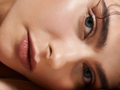 Naukowcy potwierdzają: Oto największy destruktor Twojej skóry