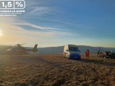 Kobieta spadła z 20 metrów. Korzeń przebił jej pachwinę