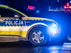 Kolizja na DK22. Jaguar zderzył się z autobusem, 19 pasażerów w środku