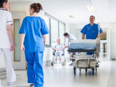 Medycy bez dnia wolnego, bo "pacjenci tracą terminy". Jest odpowiedź ministerstwa