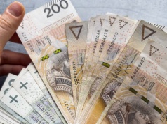 Od marca nowe limity dorabiania do renty KRUS 2026. Te kwoty decydują o zawieszeniu