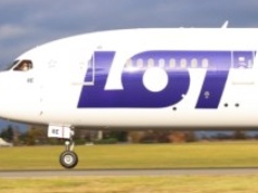 PLL LOT odwołuje loty. Reakcja na sytuację na Bliskim Wschodzie