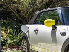 Auta z Chin bez dodatkowych opłat? Niemcy negocjują w Brukseli