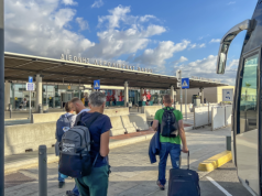 Lotnisko w Pafos ewakuowane! Loty z Polski przekierowane na inne lotniska