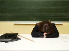 Czy nauczycielowi przysługuje urlop na żądanie? „Rzeczpospolita” wyjaśnia