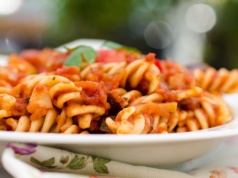 Ten makaron robi się sam. Sos wychodzi tak aksamitny, że nie można mu się oprzeć