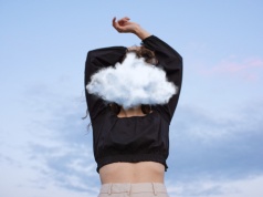 O czym mówią nasze sny? Eksperci wyjaśniają znaczenie i pochodzenie najpopularniejszych sennych marzeń o zębach i seksie