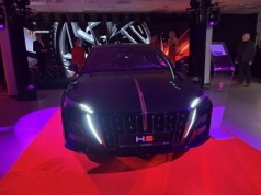 Nowy gracz w klasie premium. Chińska limuzyna Hongqi H6 kusi wyposażeniem i rzuca wyzwanie europejskiej konkurencji