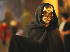 Chcesz pozbyć się towaru oddając go komuś za darmo? Ustawodawca to utrudnia i ma ku temu dobry powód