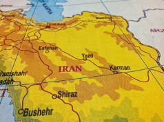 Konflikt na Bliskim Wschodzie uderzy w logistykę i paliwa, a złoto zyskuje