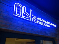 Dzień Kobiet z kryminałami w tle. Miejska biblioteka zaprasza na 'Kryminalny Five O’Clock’ z Joanną Chmielewską